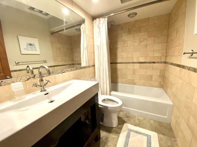 Foto del edificio - 7811 Eads Ave