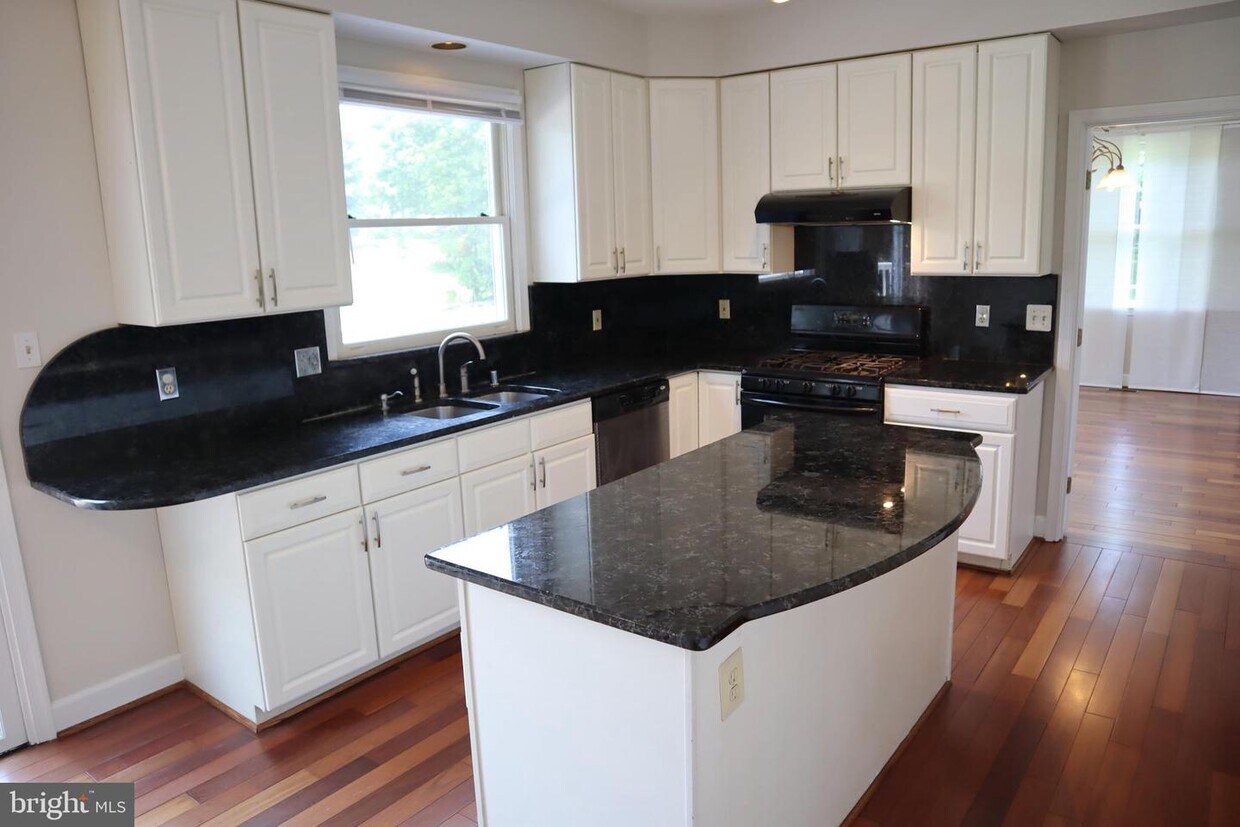 Foto principal - 17105 Thatcher Ct