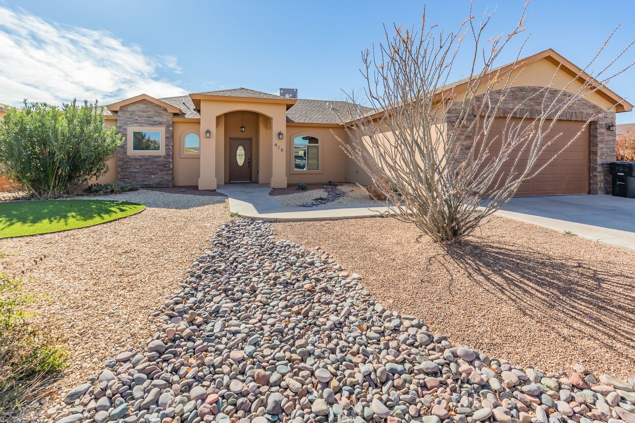 416 Tierra Bella Dr, Alamogordo, NM 88310 House Rental in Alamogordo