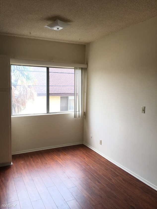 Building Photo - 446 W Elk Ave