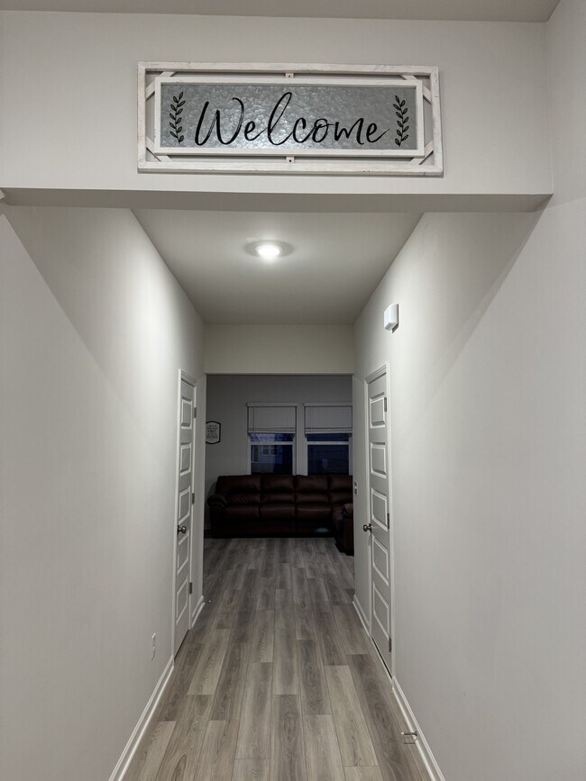 Foto del edificio - 901 Moray Ln