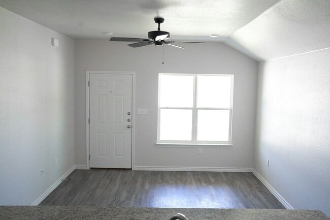 Building Photo - 201 Appalachian Trl