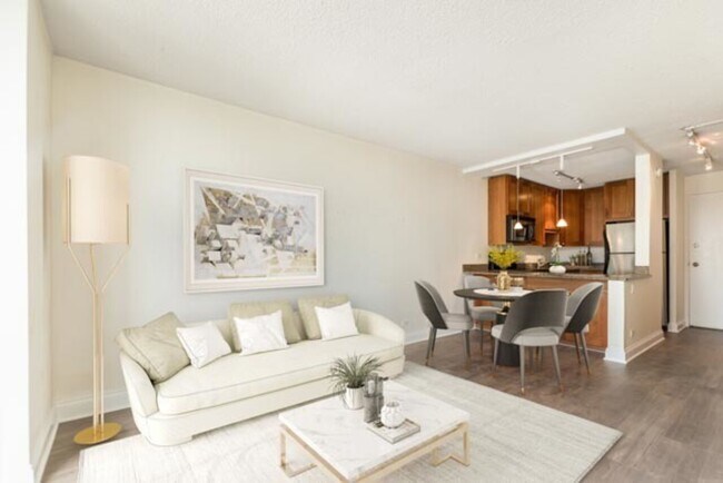 Building Photo - 450 W Briar