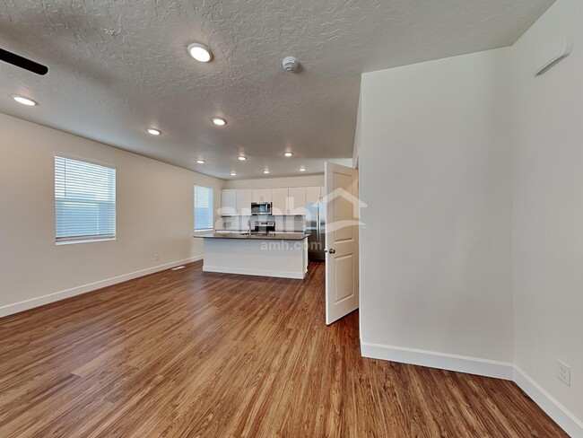 Building Photo - 6628 Old Forest Dr