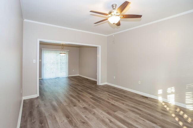 Building Photo - 1042 Newfound Hollow Dr