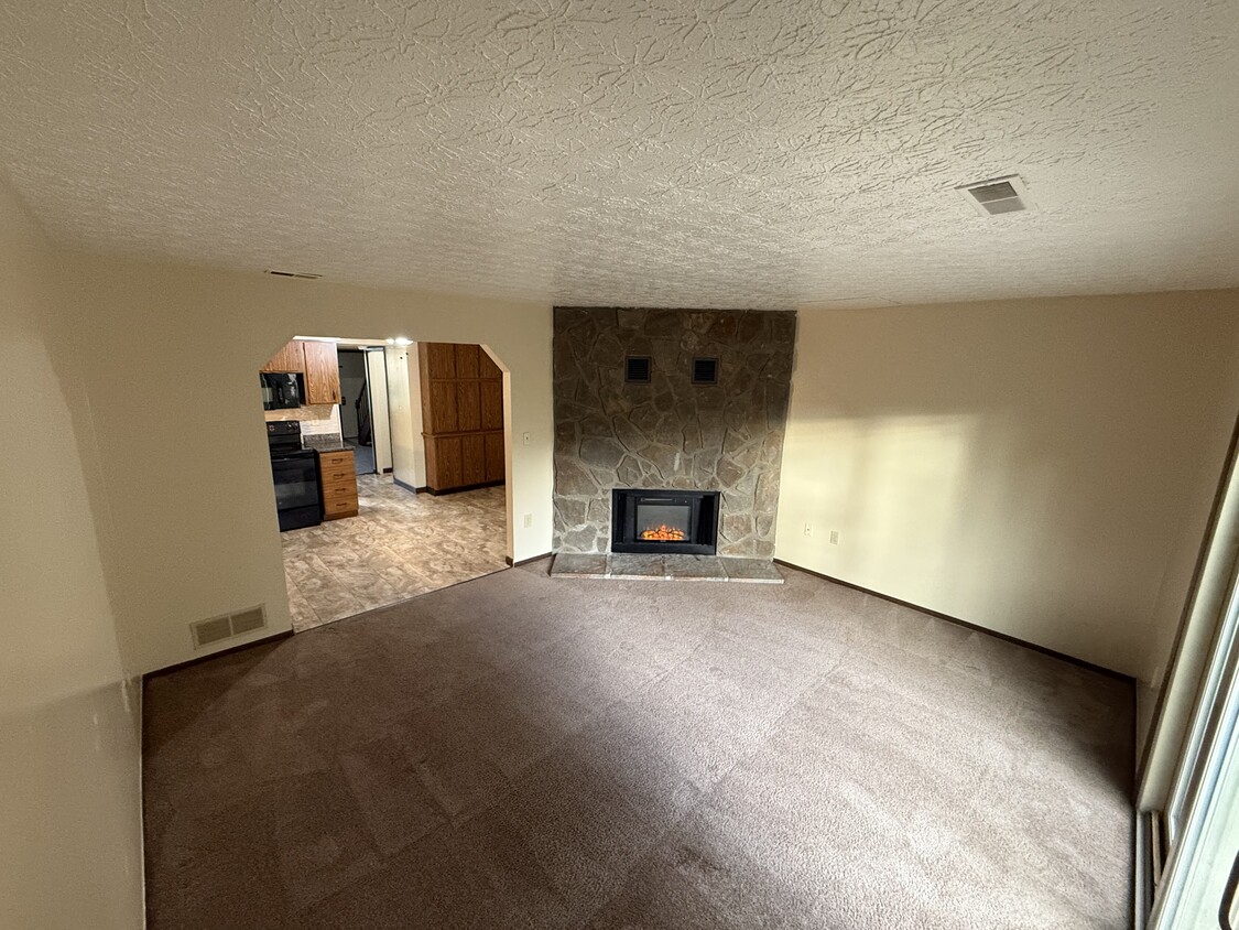 Rear Family room - 5792 Pepperwood Ct