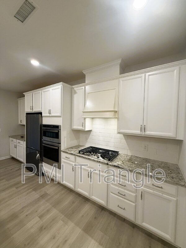 Building Photo - 2280 Grants Pass Station