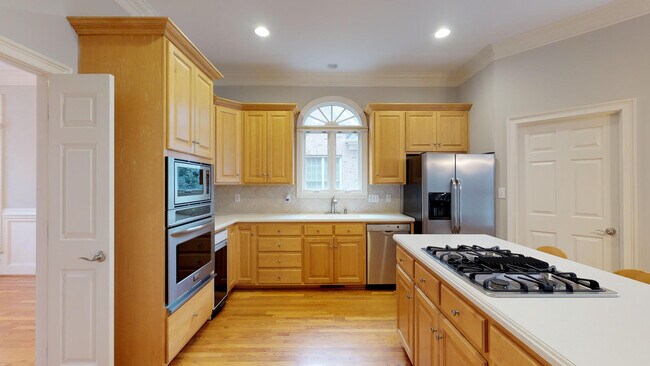 Foto del edificio - 1105 Randolph Oaks Ct