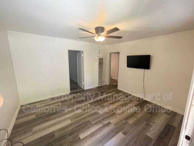 Foto del edificio - 366 E 16th St
