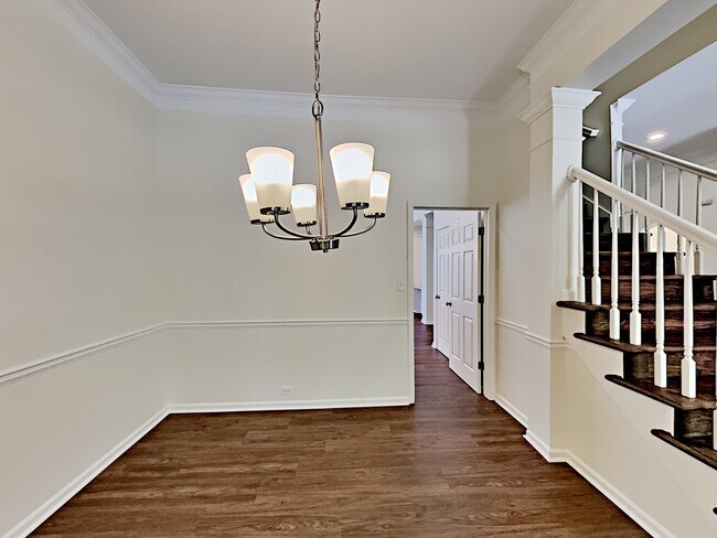 Building Photo - 253 Monarch Village Way