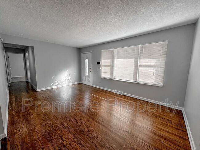 Foto del edificio - 8600 E 114th St