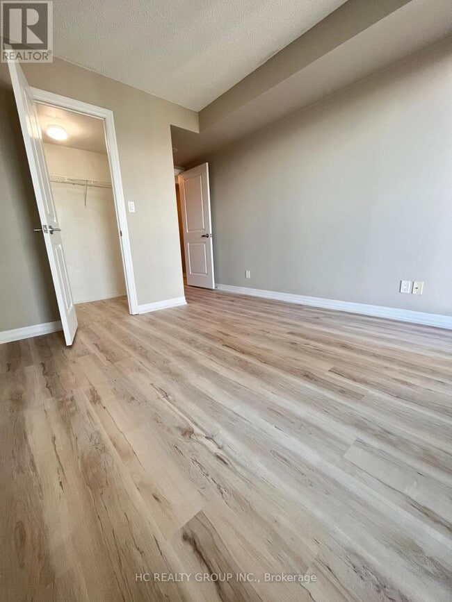 Photo du bâtiment - 2015-2015 Sheppard Ave E