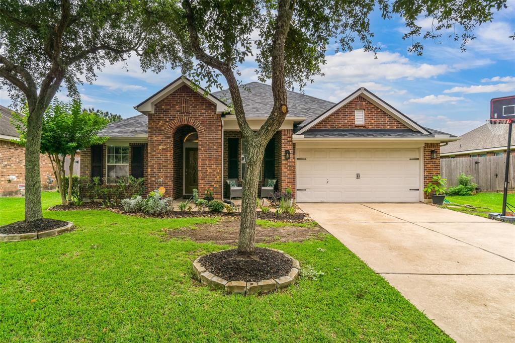 Foto principal - 627 Castle Cove Ln