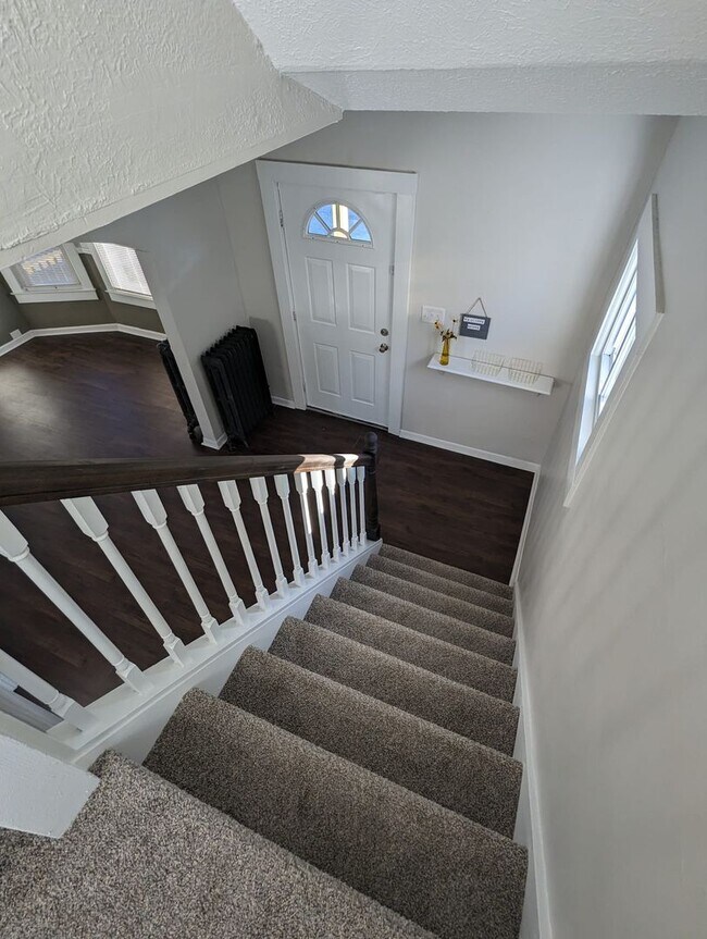 Building Photo - Charming 3-Bedroom Property in Prime Locat...