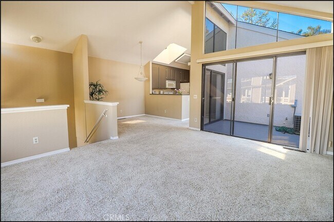 Building Photo - 25647 Paseo La Cresta