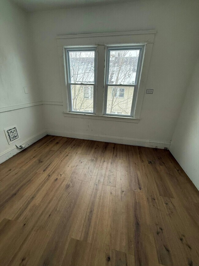 Foto del edificio - 3410 E 135th St