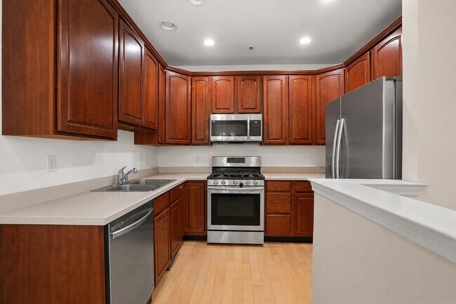 Foto del edificio - 360 Oswego Ct