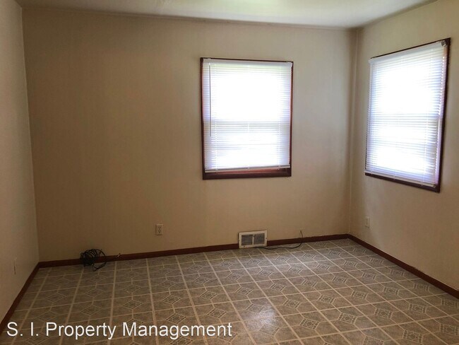 Building Photo - 2 br, 1 bath House - 517 E. Fisher