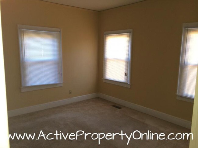 Building Photo - 556 Villa Esta Cir.