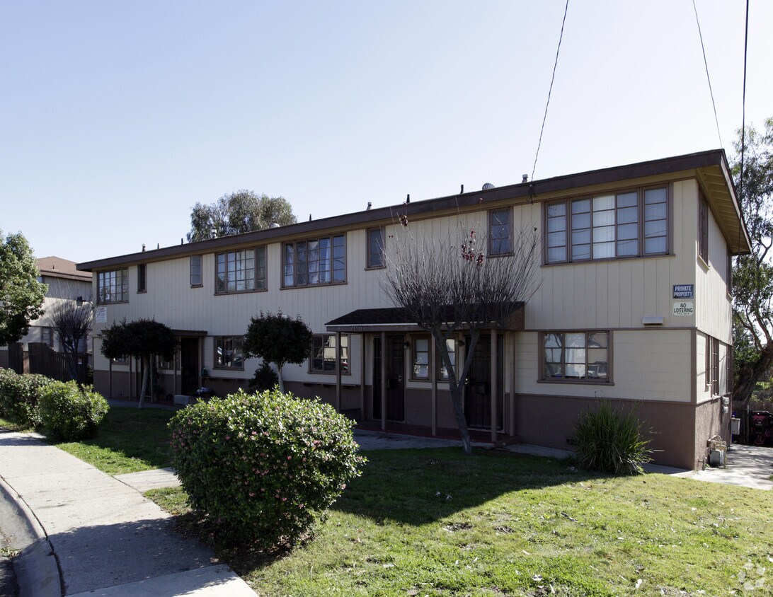 Foto principal - 6521-6545 Tait St