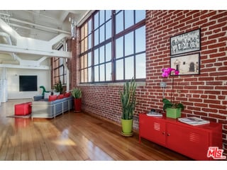 Building Photo - 1850 Industrial St