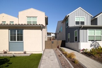 Building Photo - 2387 Calle Grandon