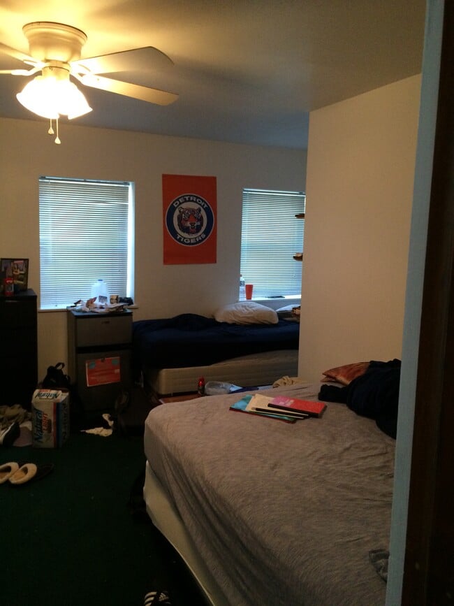 Building Photo - 108 S 11th St