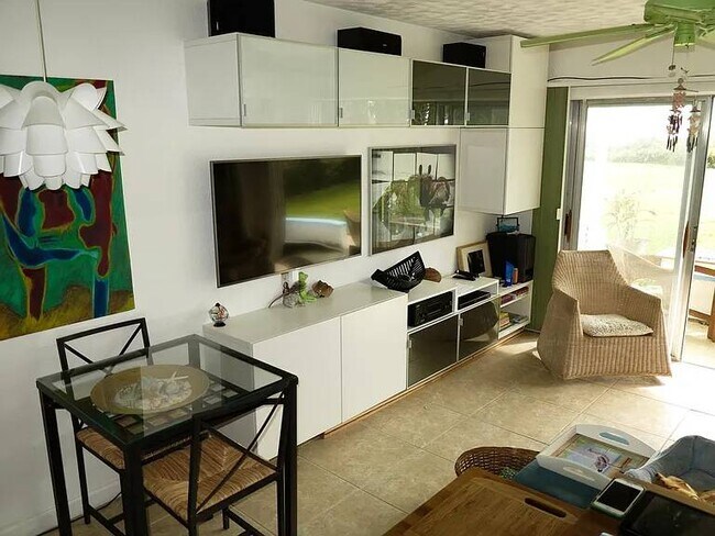 Foto del edificio - 6399 Azure Ln