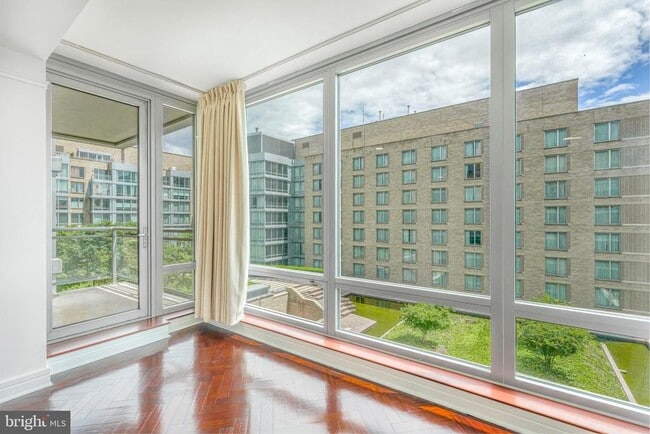 Building Photo - 1111 23rd St NW