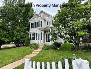 Building Photo - 511 2nd St NE