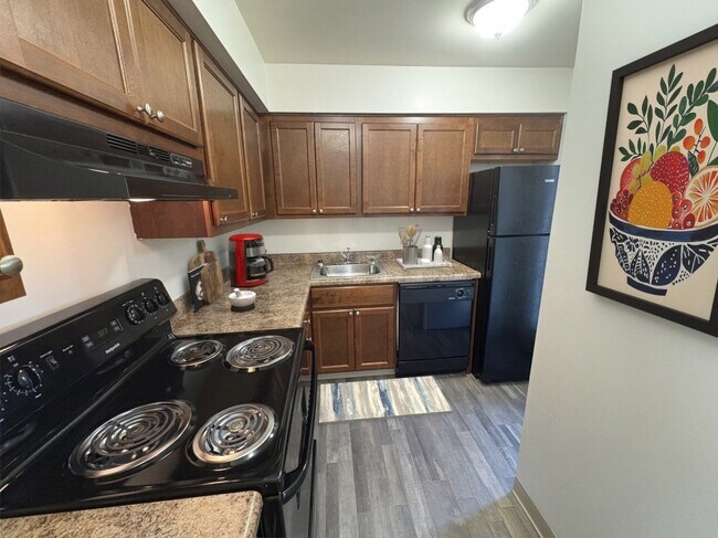 Building Photo - Rivers Edge Apartments and Townhomes