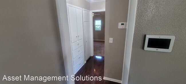 Foto del edificio - 4 br, 1.5 bath House - 4316 N Libby Avenue