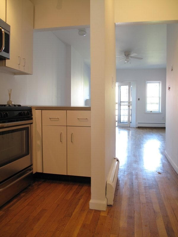 Building Photo - 98 Bright St