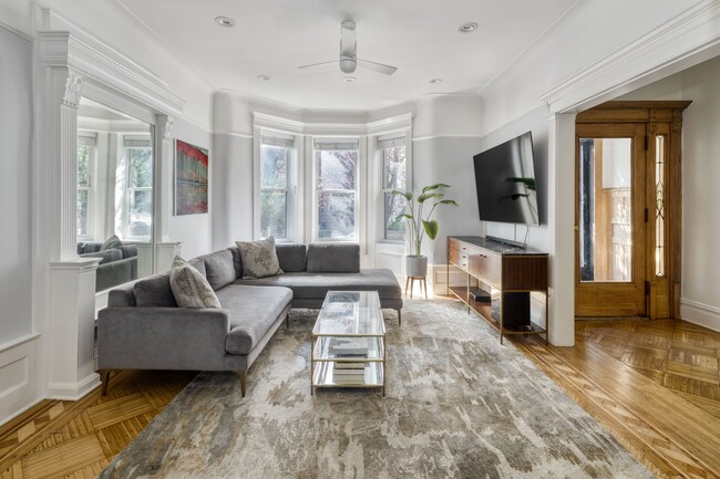 Foto del edificio - Restored Single Family Row House