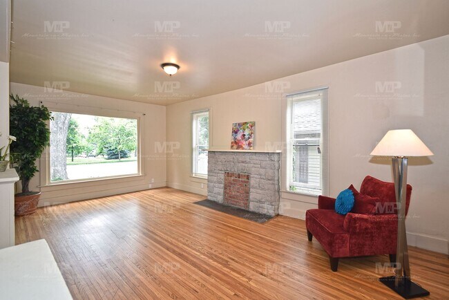 Foto del edificio - 322 W Laurel St