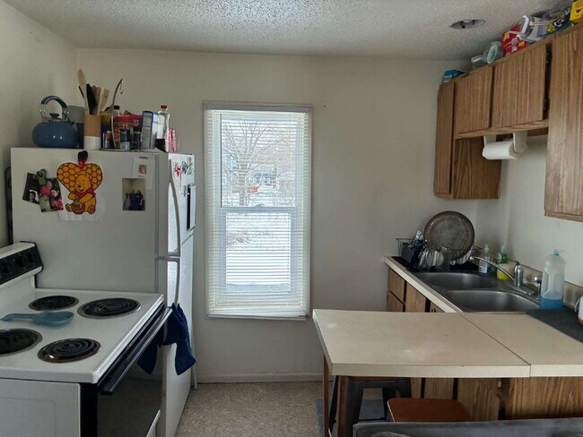 Foto del edificio - 2 bedroom 1 bathroom on Water street and near UWEC!