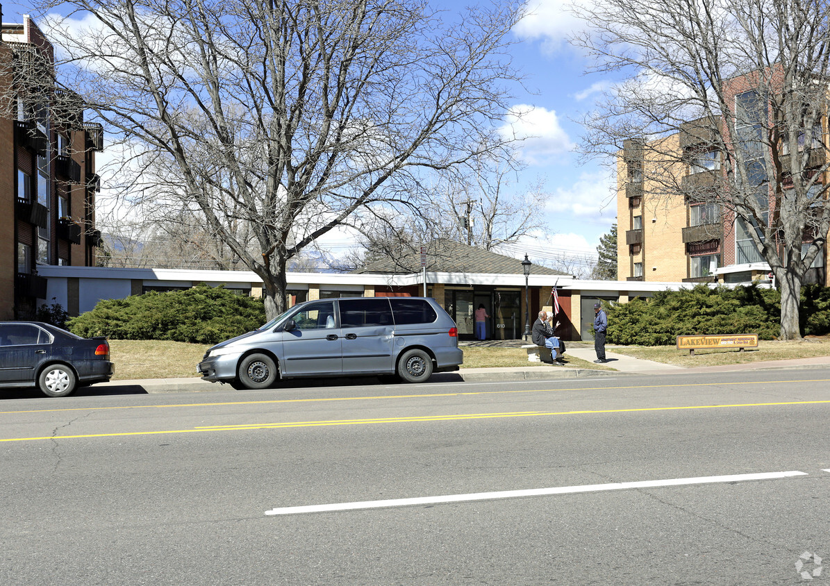 Building Photo - Lakeview Apts