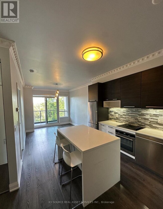 Building Photo - 36 Park Lawn Rd