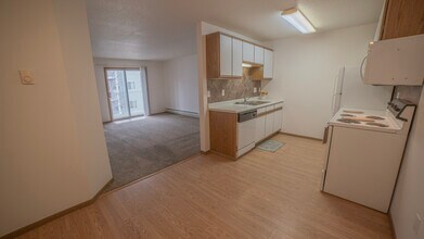 Building Photo - Evans Place 1