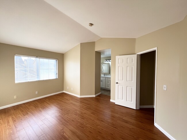 Master bedroom and bathroom - 5 Ryley Ct