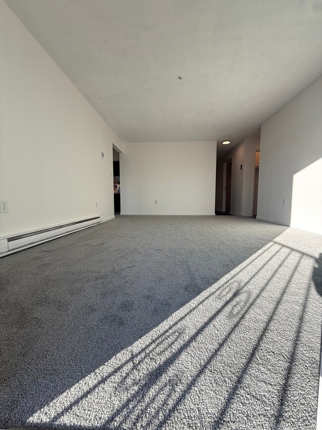 Building Photo - 20 Amici Way