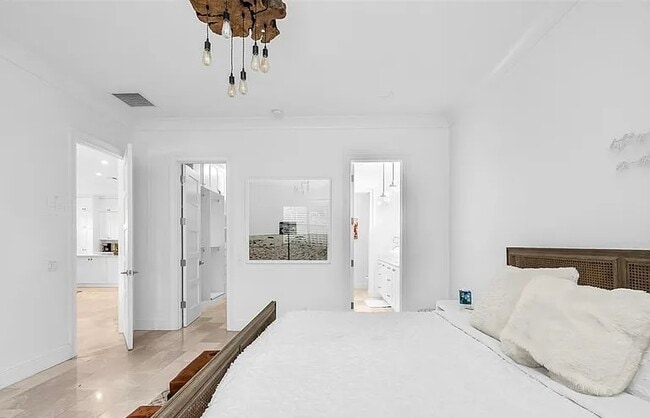 Building Photo - 11091 Bitternut Hickory Ln