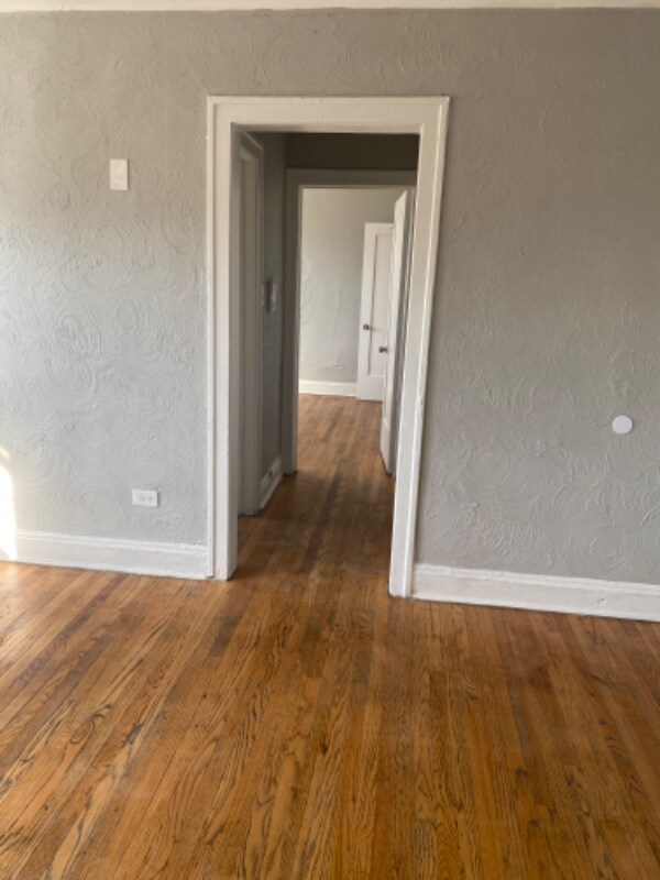 Building Photo - 9453 S Loomis St