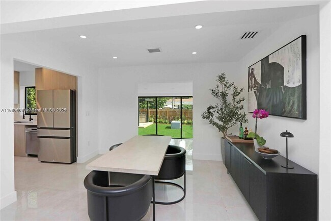 Foto del edificio - 231 NE 45th St