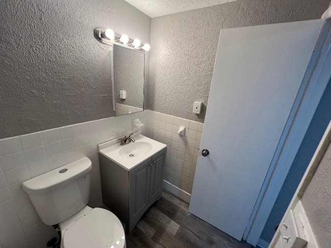 Building Photo - 13420 Euclid Ave