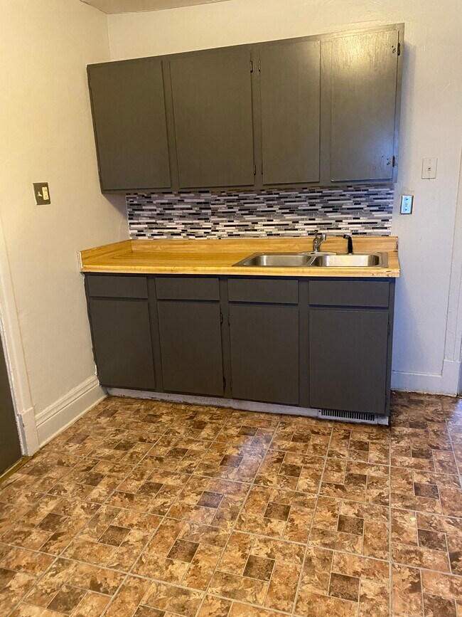 Foto del edificio - 1119 N Winnebago St