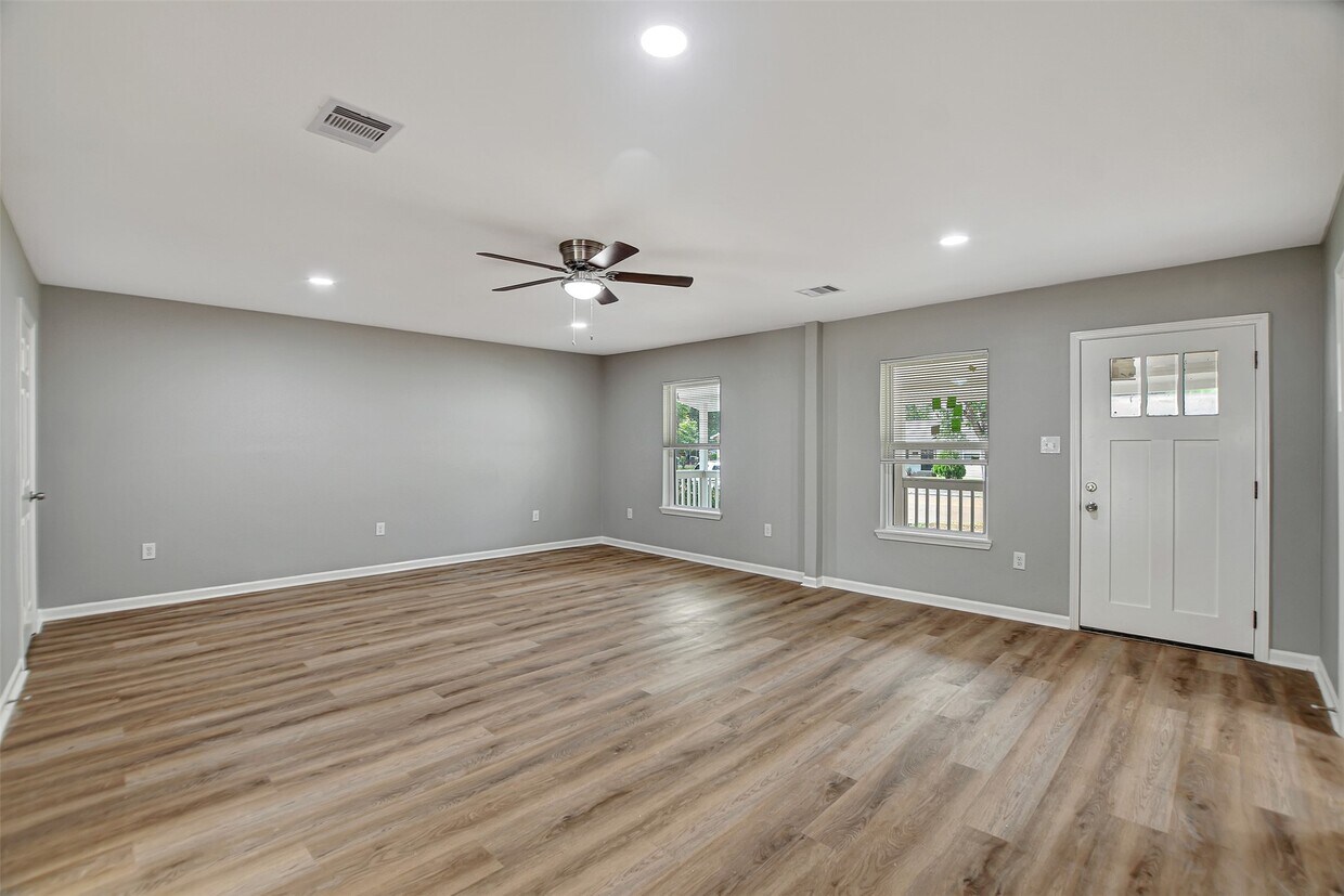 Foto principal - 908 Thomas Ave