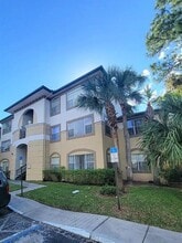 Building Photo - 17110 CARRINGTON PARK Dr