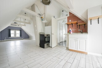 Building Photo - 134 Gorham Ave