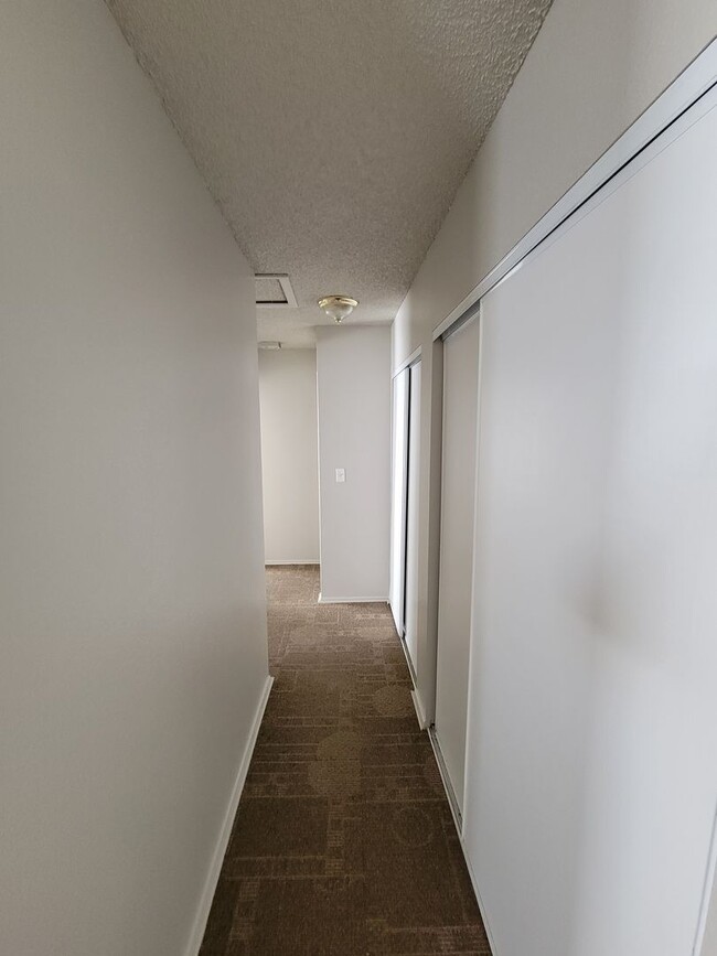 Building Photo - 1725 W Olive Ave